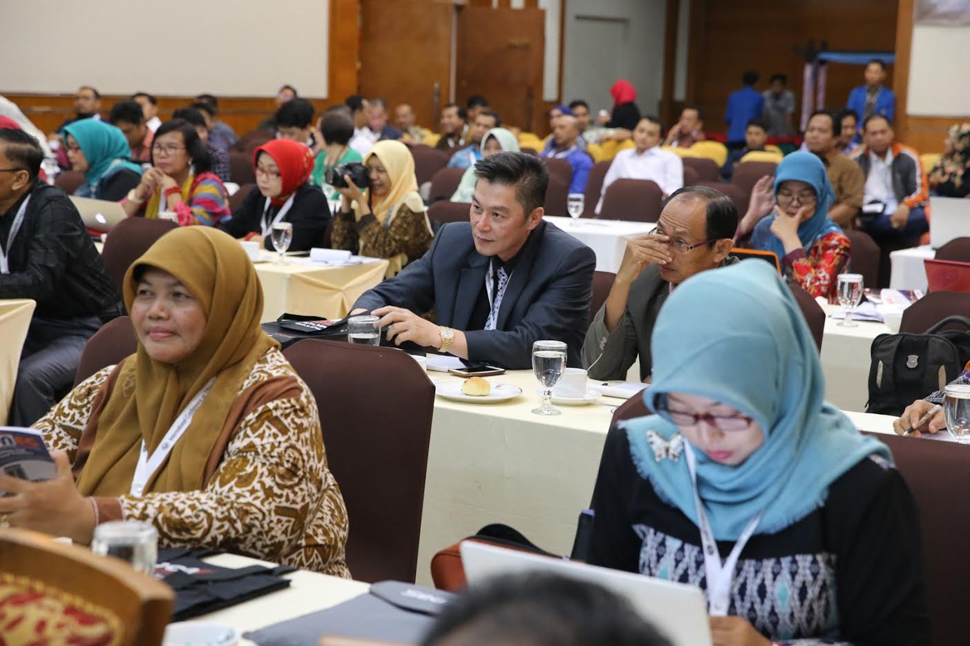 Rahman Rahim Buka Konferensi Internasional Fisip Unismuh Makassar - fip3_20161220_091631.jpg