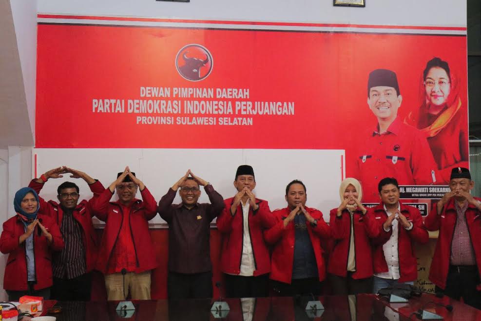 Ketua PDIP Makassar Sebut Farouk M Betta Figur Politisi Konsisten