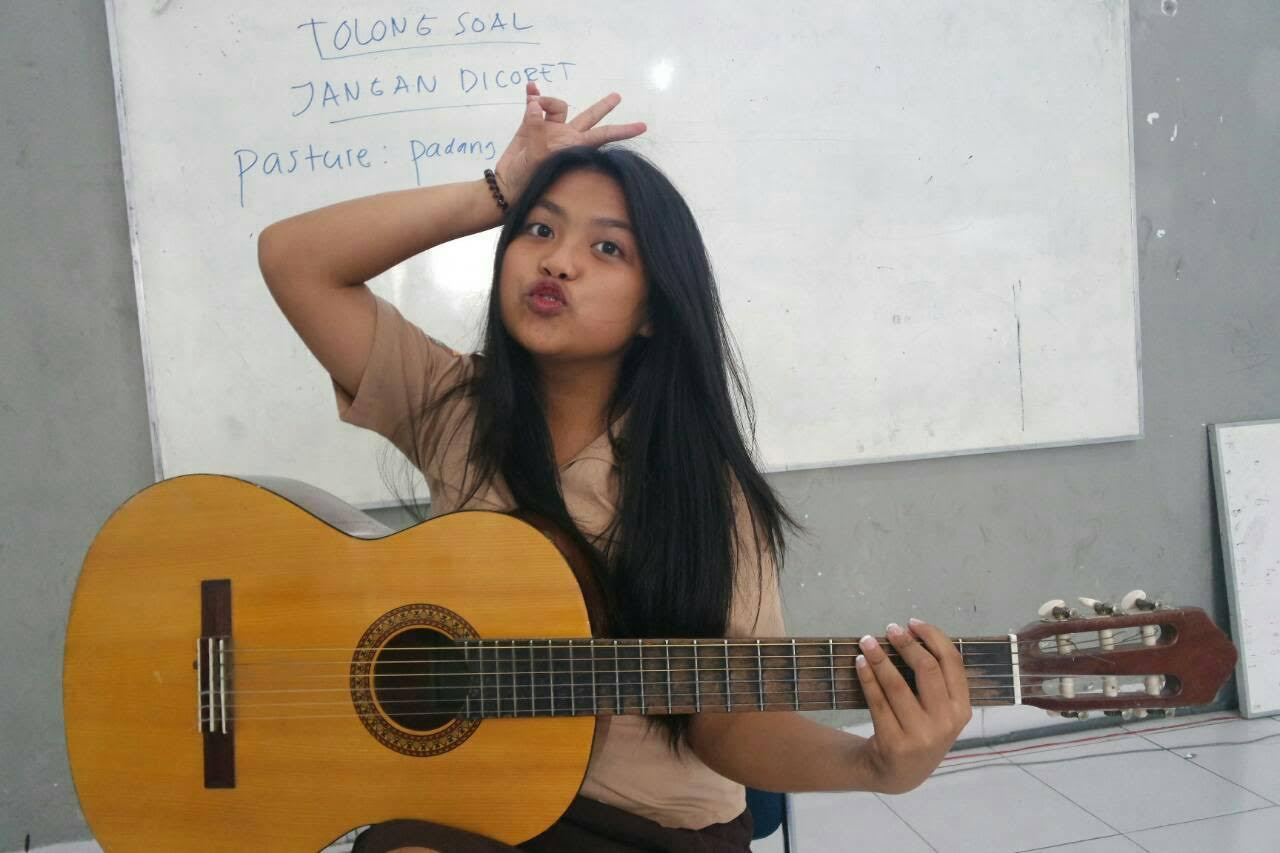 Soal Cinta Bisa Bikin Galau Siswi SMAN 8 Makassar Ini