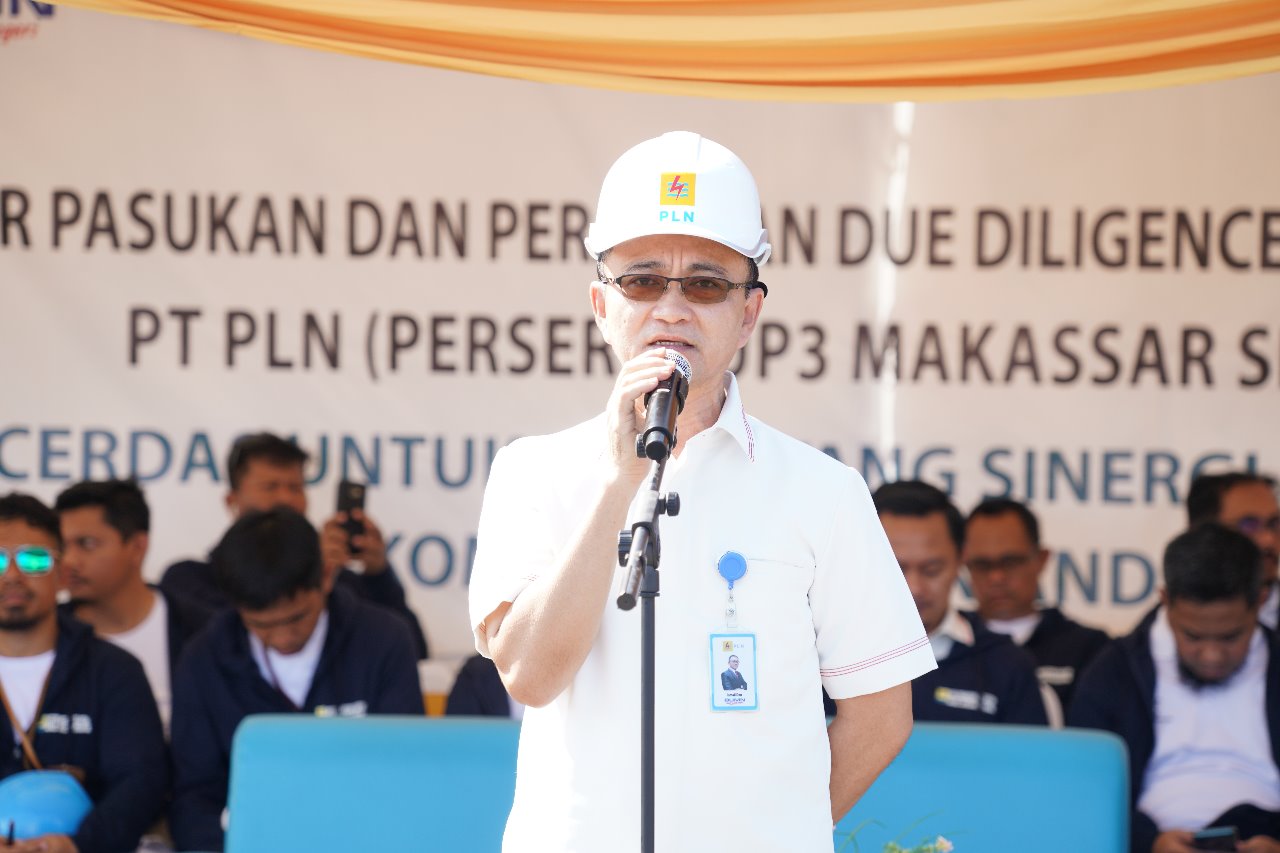 general-manager-pt-pln-persero-uiw-sulselrabar-ismail-deu-memberikan-sambutan.jpg