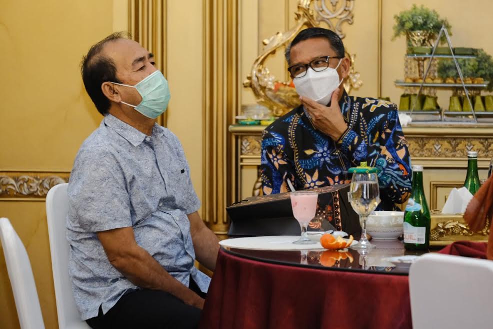 gubernur-sulawesi-selatan-nurdin-abdullah-kanan-151222020.jpg