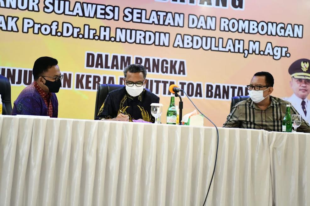 gubernur-sulawesi-selatan-sulsel-nurdin-abdullah-memaparkan-rencana-program-strategis-612021.jpg