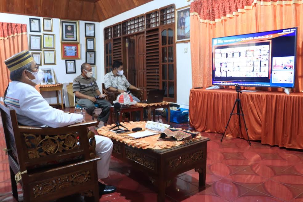 gubernur-sulbar-ali-baal-masdar-hadiri-hut-ke-19-kabupaten-mamasa-secara-virtual.jpg