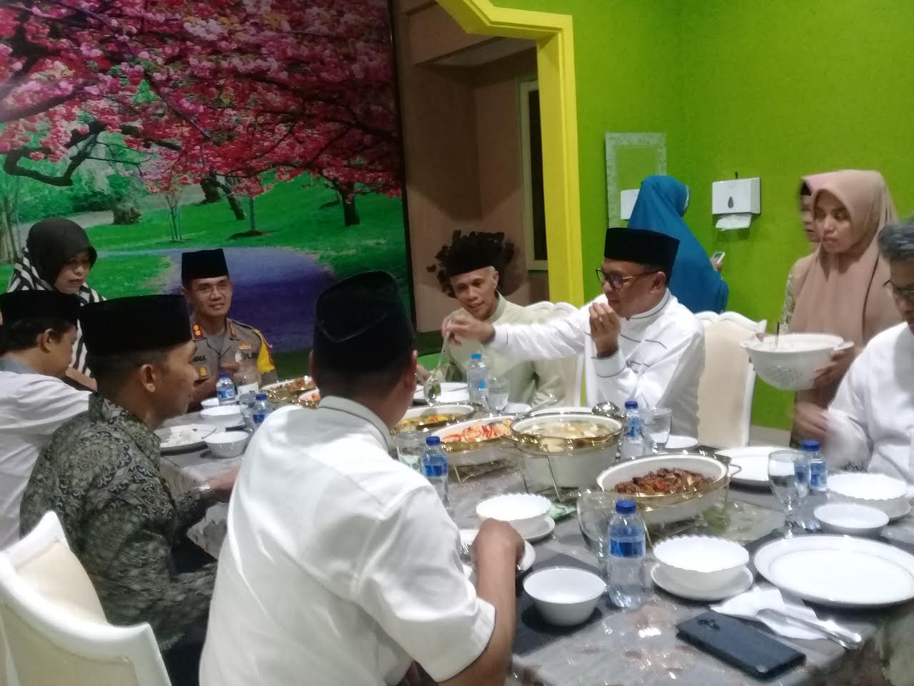 gubernur-sulsel-nurdin-abdullah-buka-puasa-di-pangkep.jpg