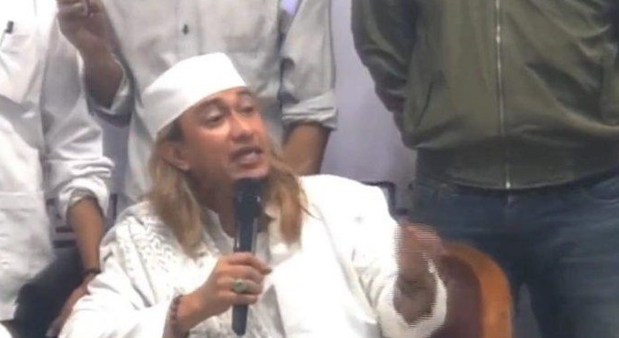 habib-bahar-bin-smith-dalam-video-yang-beredar-dari-unggahan-akun-tukangrosok.jpg
