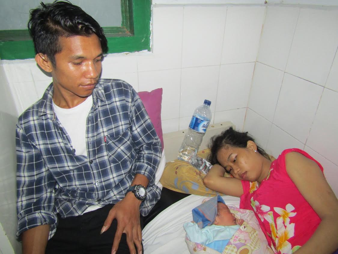 Demi Biaya Popok Anaknya di Rumah Sakit, Ayah Muda Ini Rela Jual Ponselnya