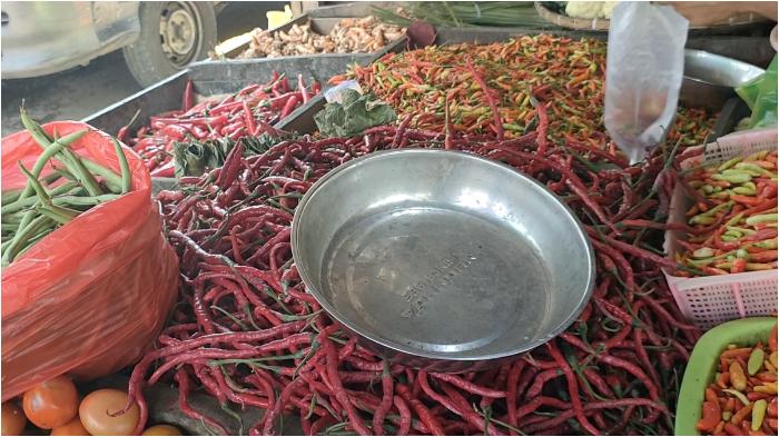 VIDEO: Harga Bumbu Mulai Naik, Cabai Keriting Tembus Rp50 Ribu Sekilo