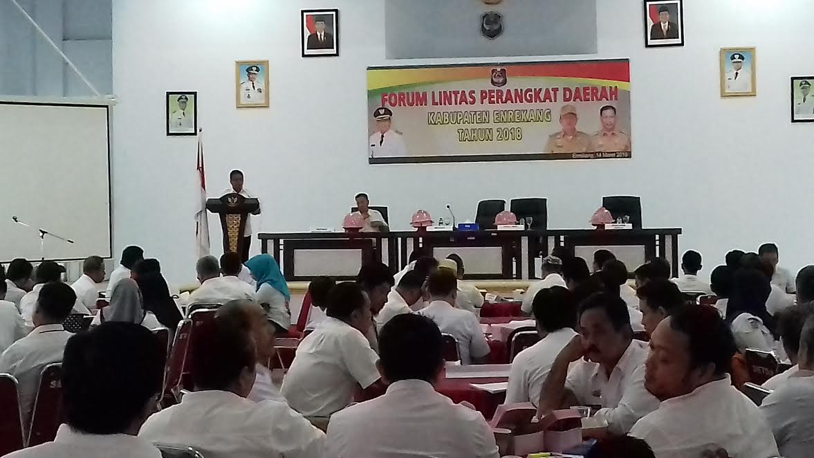 hm-amiruddin-membuka-forum-lintas-perangkat-daerah-kabupaten-enrekang_20180314_150259.jpg