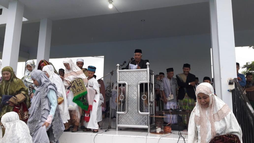 hujan-mewarnai-pelaksanaan-salat-idulfitri_20180615_121423.jpg
