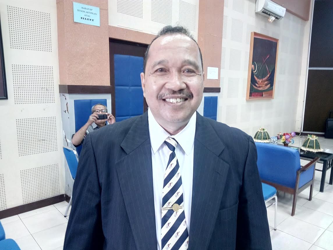 Husain AS, Doktor ke-7 STKIP-PI Makassar