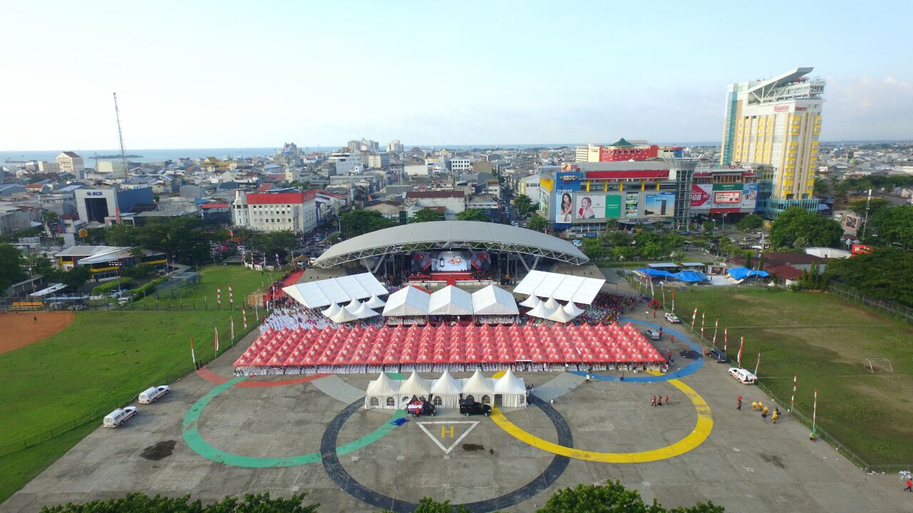 Puncak HUT ke-410 Makassar di Karebosi, Forkopimda Sulsel Kompak Pakai Baju Adat Hijau