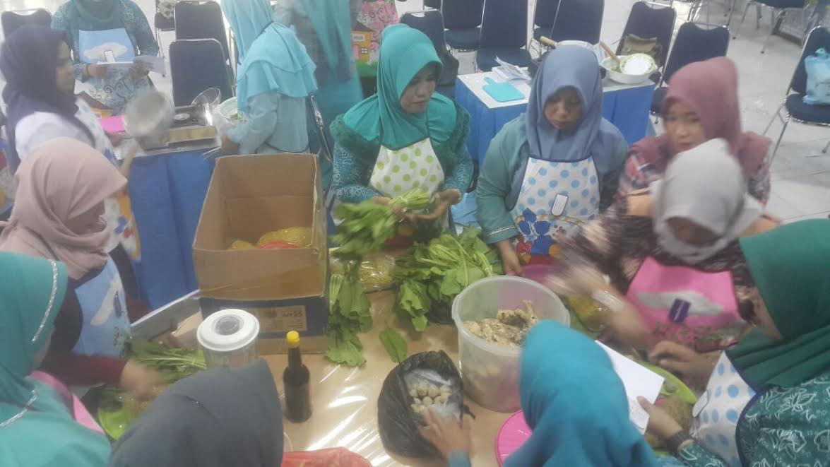 ibu-ibu-masak_20180404_190419.jpg