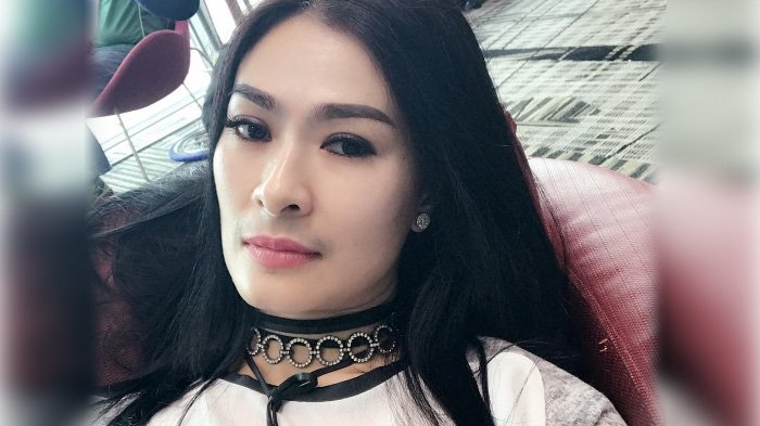 Dapat Julukan 'Artis Sombong' dari Netter, Beginilah Iis Dahlia Saat Dapat Undangan Presiden