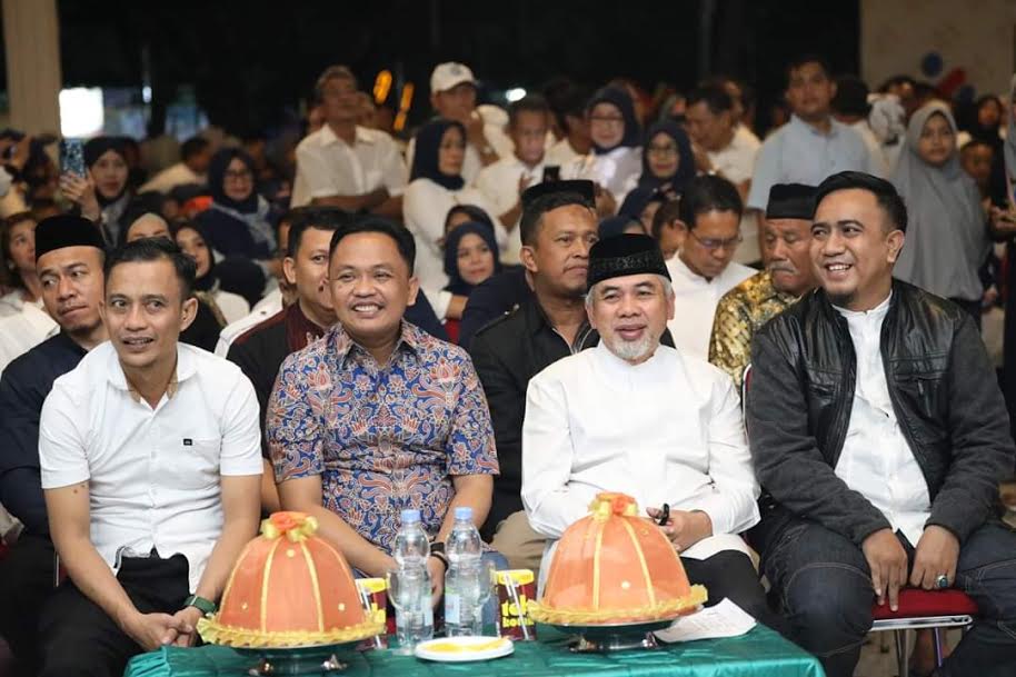 ilham-azikin-menghadiri-malam-ramah-tamah-reuni-akbar-smp-negeri-1-bantaeng.jpg