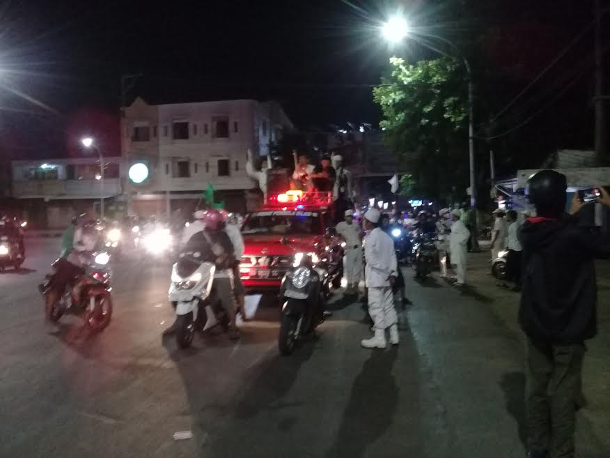 ilustrasi-ratusan-massa-front-pembela-islam-fpi-makassar-menggelar-pawai-tahrib.jpg