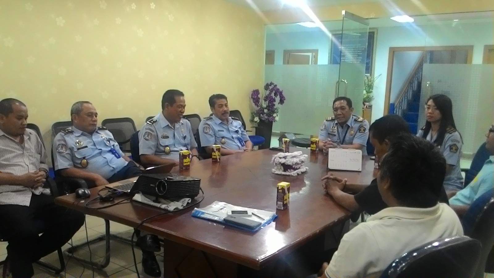 Kepala Kantor Imigrasi Makassar Silaturahmi ke Tribun