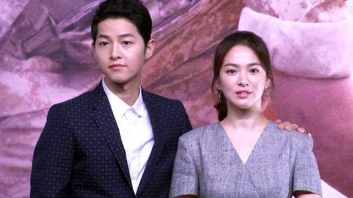 Pengadilan Keluarga Seoul Ketuk Palu Perceraian Song Joong Ki dan Song Hye Kyo Tanpa Bagi-bagi Harta