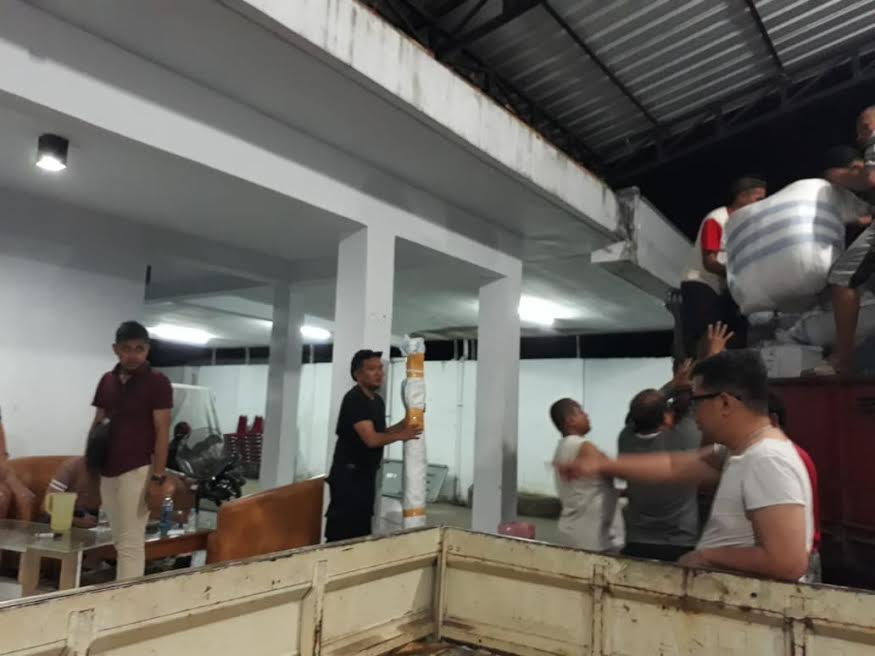irman-yasin-limpo-melepas-tiga-truk-bantuan_20181002_095632.jpg
