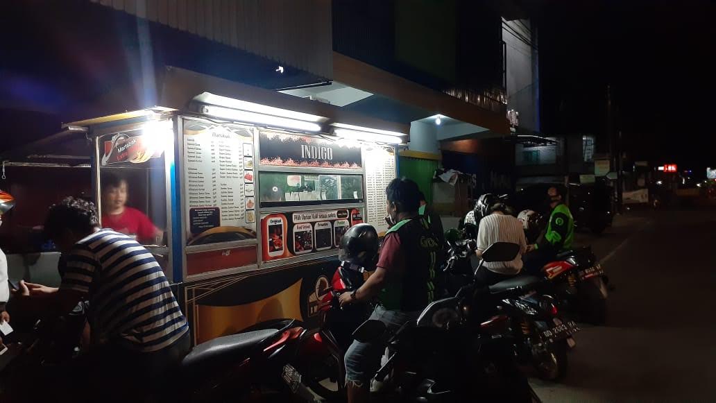 jajanan-terang-bulan-indigo-di-makassar.jpg