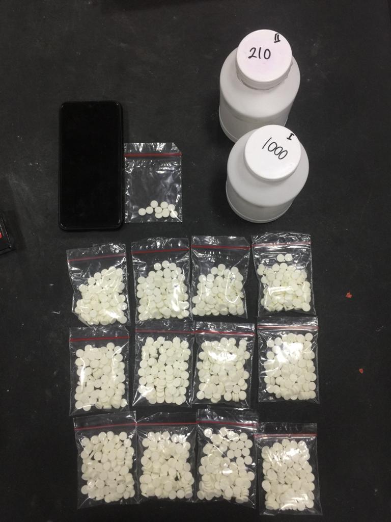 jajaran-kepolisian-menggagalkan-peredaran-ribuan-obat-daftar-g-di-wilayah-hukum-polres-polman.jpg