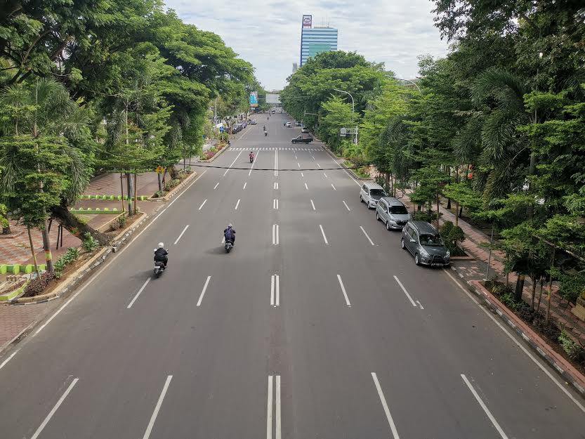 jalan-jalan-di-makassar-terpantau-sepi-pada-hari-p3.jpg<pf>jalan-jalan-di-makassar-terpantau-sepi-pada-hari-pe9.jpg