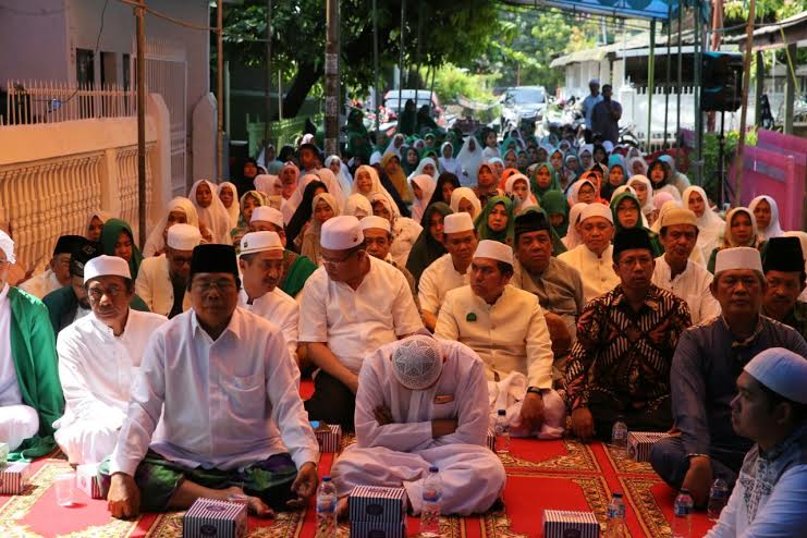 Ribuan Jamaah Hadiri Haul Syekh Sayyid Djamaluddin Assegaf Puang Ramma - jamaah-khalwatiyah3_20180501_152308.jpg