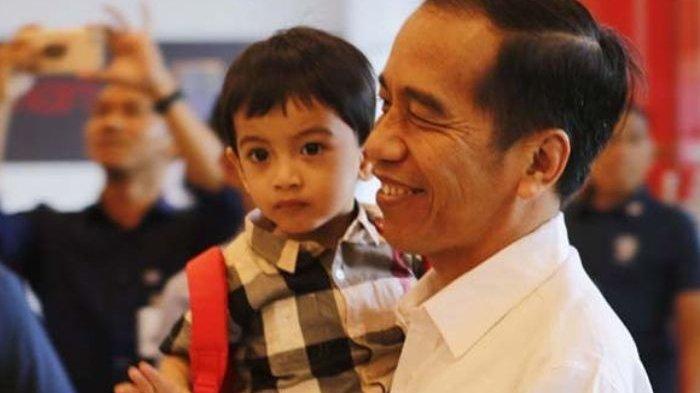 Jan Ethes Cucu Jokowi Berperilaku Begini saat Ada Warga yang Jongkok Bersalaman Dengannya, Cek Video