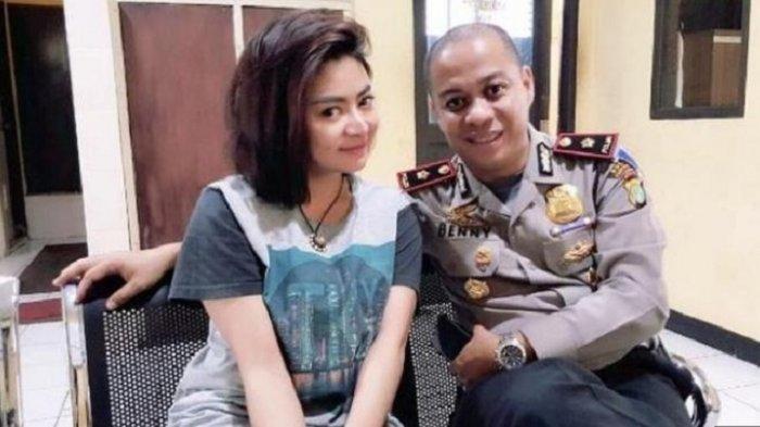 jejak-digital-benny-alamsyah-yang-gugat-kapolri-foto-bareng-artis-pemakai-narkoba-lalu-ditegur-tito.jpg