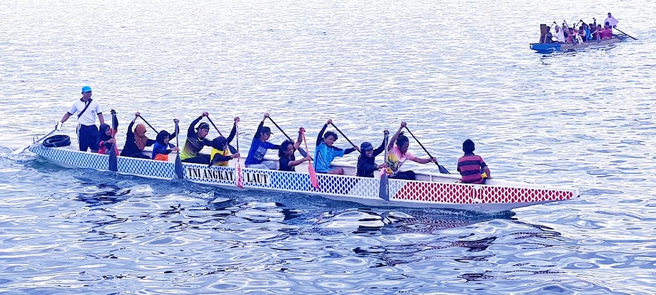 Jelang Kasal Cup Tim Dayung Lantamal VI Latihan di Laut