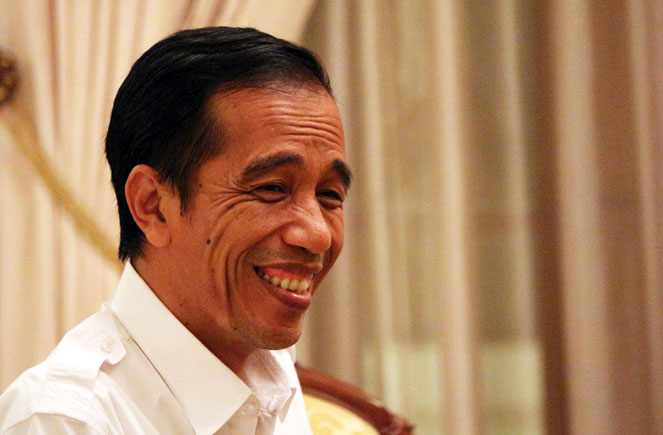 jokowi-tertawa_20170209_154735.jpg