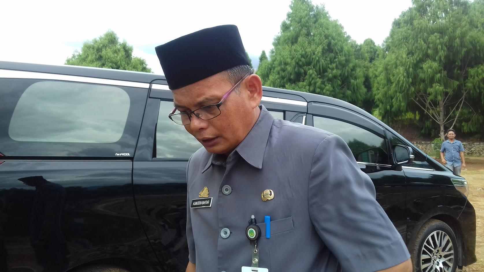 kabag-humas-dan-protokol-pemerintah-kabupaten-pemkab-luwu-timur-alimuddin-bachtiar_20180416_153242.jpg