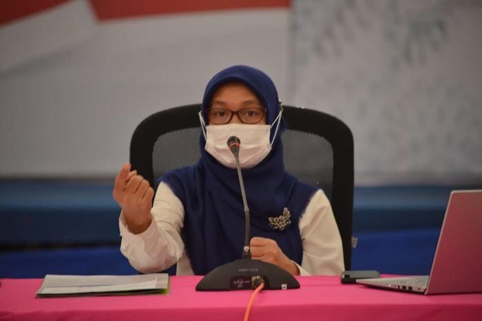 kadis-kesehatan-sinjai-dr-emmy-kartahara-malik-162021.jpg