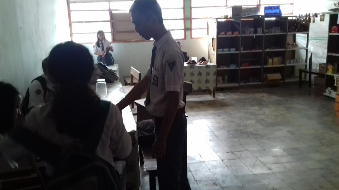 SMAN 2 Toraja Utara Punya Kantin Kejujuran, Siswa yang Tidak Jujur Diteriaki - kantin-kejujuran-456_20170315_102318.jpg