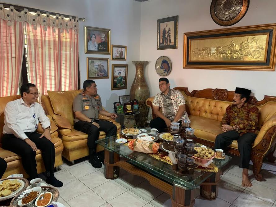 kapolda-sulbar-brigjen-pol-eko-budi-sampurno-bersama-kajati.jpg