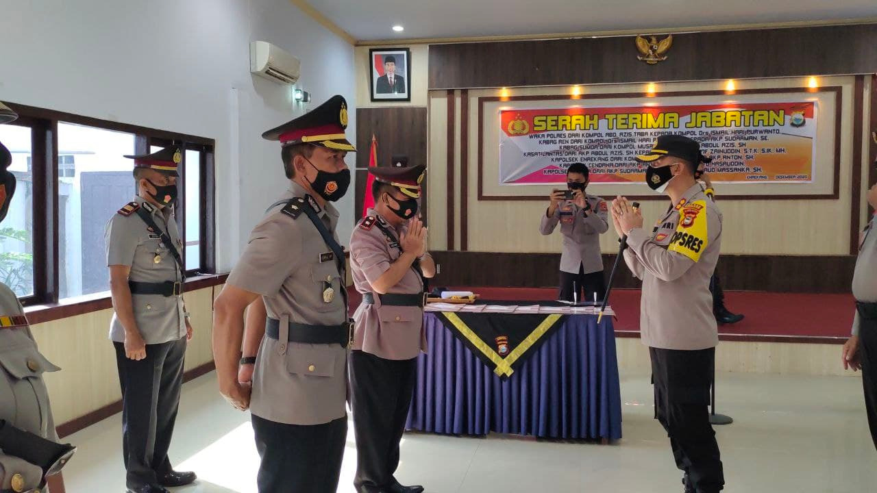 kapolres-enrekang-akbp-andi-sinjaya-memimpin-pelaksanaan-upacara-serah-terima-jabatan.jpg