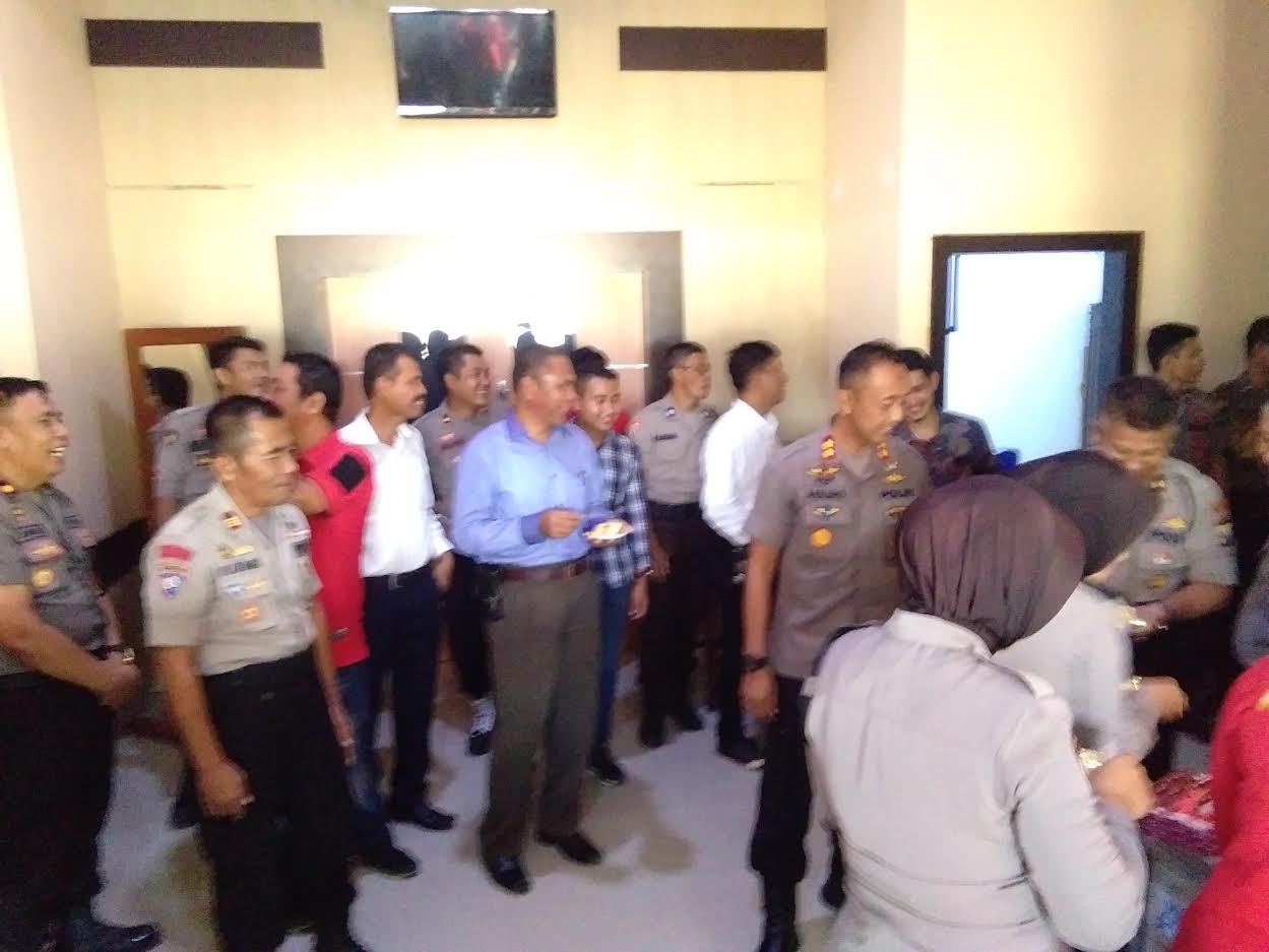 kapolres-luwu-utara-agung-danargito-berulang-tahun-ke-44-rabu-11122019.jpg
