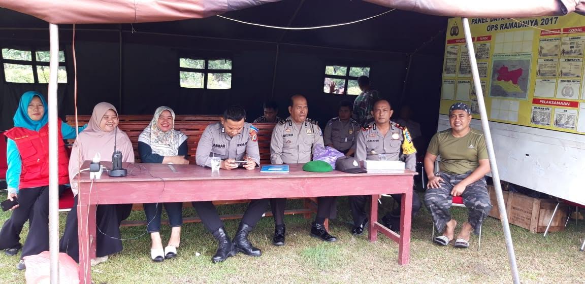 Pastikan Warga Aman, Kapolsek Bantimurung Pimpin Petugas Pos Nataru