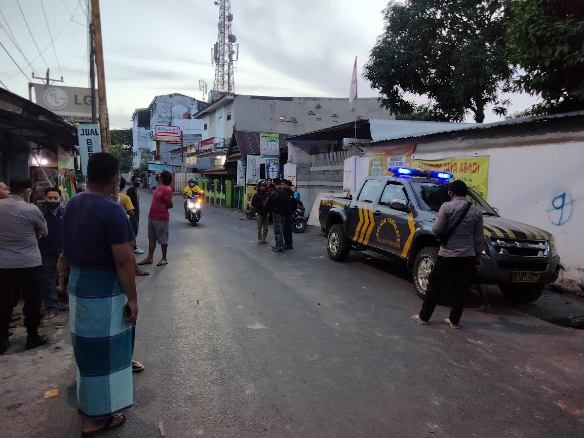 kawanan-geng-motor-menyerang-pemukiman-warga-di-jl-mannuruki-raya-makassar-sabtu-1892021.jpg