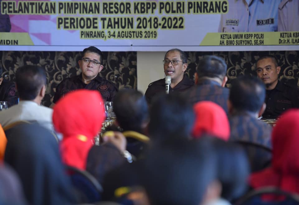 Foto: KBPP Polri Sulsel Rapat di Pinrang, Ilham Arief Sirajuddin dan Bupati Jadi Rebutan untuk Wefie - kbpp-polri-sulsel-6-482019.jpg