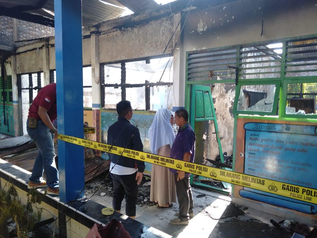 kebakaran-terjadi-di-sd-pertiwi-jl-bontolangkasa-i.jpg
