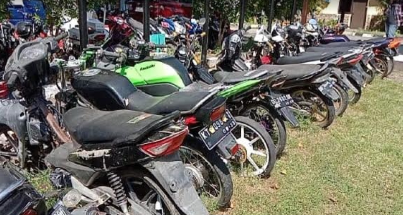 kendaraan-yang-diamankan-di-polres-jeneponto-terlibat-balapan-liar1.jpg