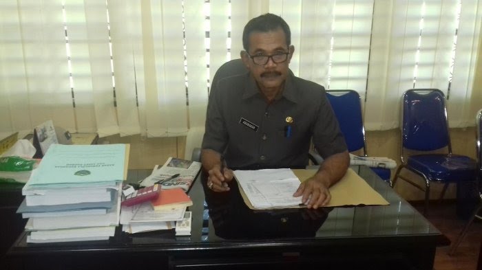 kepala-badan-pengelola-keuangan-dan-aset-daerah-bpkad-pemkab-barru-abu-bakar_20180529_132209.jpg
