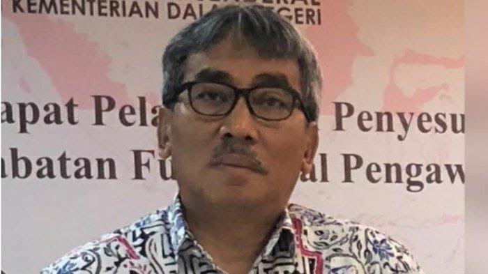 kepala-bkd-sulsel-imran-jausi-ditunjuk-sebagai-plt-kepala-dinas-pendidikan-2892021.jpg