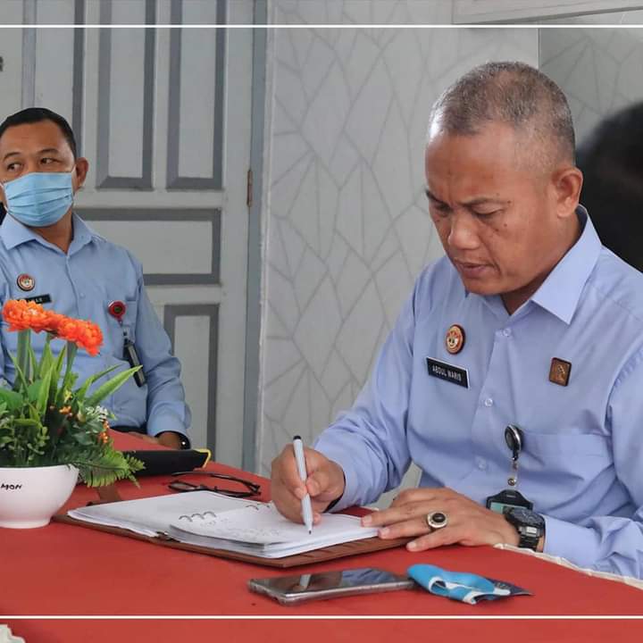 kepala-lapas-kelas-ii-polewali-mandar-abd-warisuy.jpg