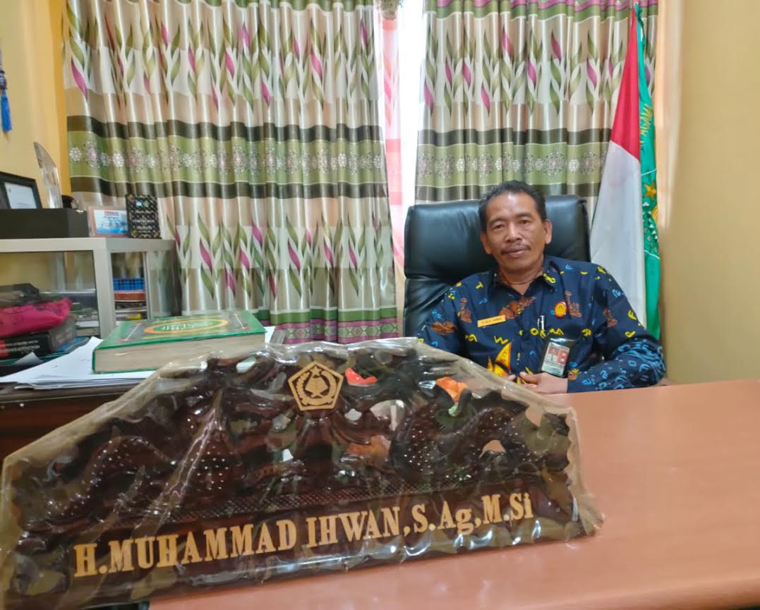 kepala-seksi-penyelenggara-haji-dan-umrah-pinrang-muhammad-ihwan.jpg