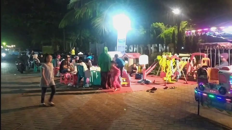 keseruan-anak-anak-saat-bermain-di-taman-bermain-tamber.jpg
