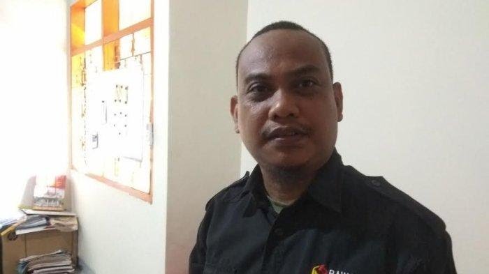 ketua-bawaslu-maros-sufirman-botak.jpg