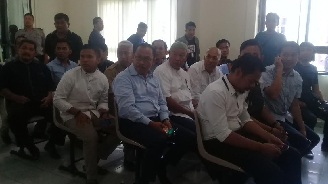 ketua-dewan-pimpinan-daerah-dpd-partai-demokrat-sulbar-h-suhardi-duka_20180910_110127.jpg