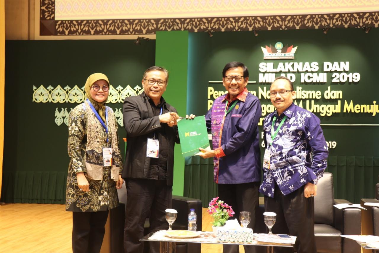 ketua-icmi-prof-dr-h-arismunandar-mpd-menyatakan.jpg