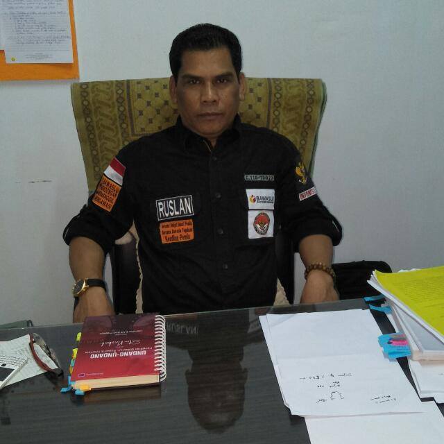 ketua-panwaslu-kabupaten-pinrang-ruslan-wadud_20180115_130952.jpg